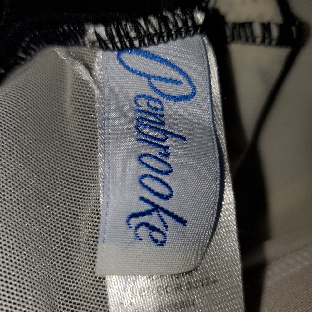 Swimsuit - Picture 5 of 7